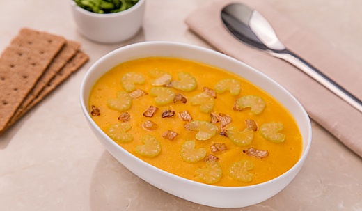 Spicy Soup with Pumpkin and Peas