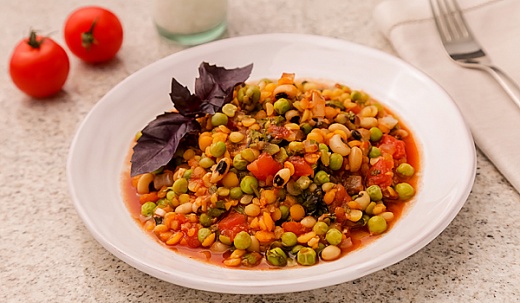 Piquant Beans in Tomato Sauce