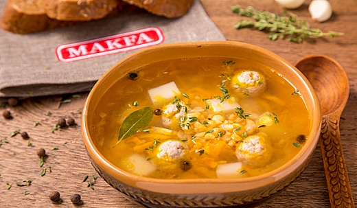Pea Soup with Meatballs