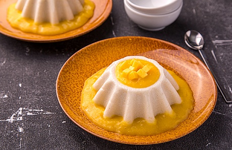Thai Pudding with Coconut and Mango