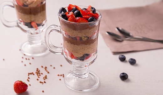 Chocolate Parfait with Buckwheat