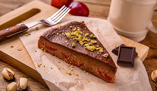 Semolina Bake with Plums and Chocolate