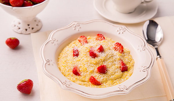 草莓椰奶玉米粥