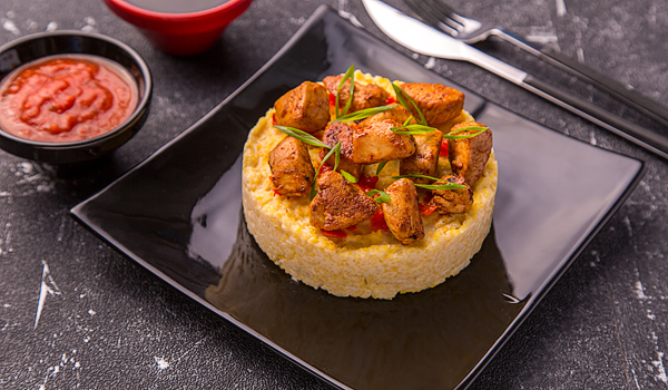 肉酱鸡配玉米粥