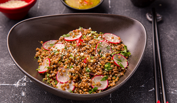 水萝卜、薄荷、香菜荞麦饭