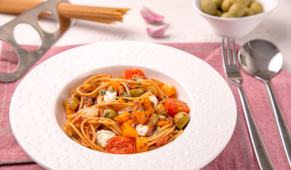 Pasta with Tomato Sauce, Olives and Mozzarella
