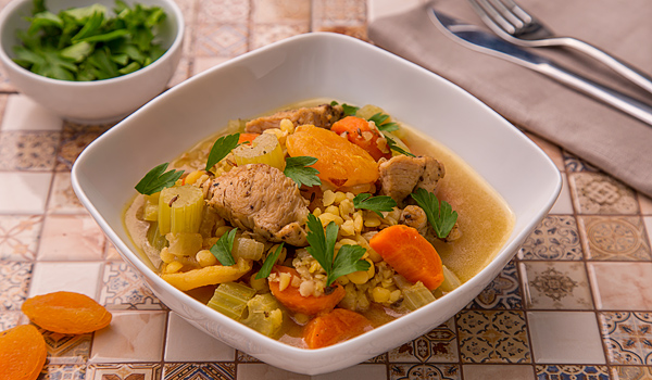 Stewed Turkey with Peas and Dried Peach