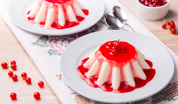 Semolina Pudding with Berry Kissel