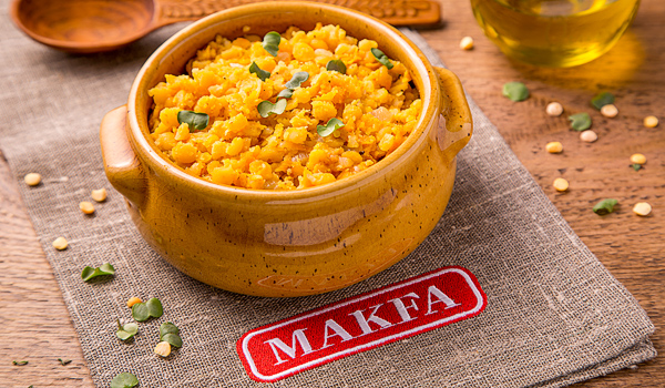 带葱和胡萝卜的豌豆粥