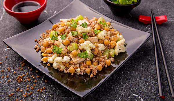 荞麦、豆腐、花椰菜沙拉