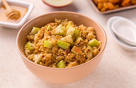 Chinese Millet Porridge with Apples and Cinnamon